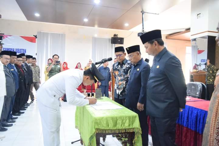 Bupati Lantik Jajaran di Lingkungan Pemkab Muratara1