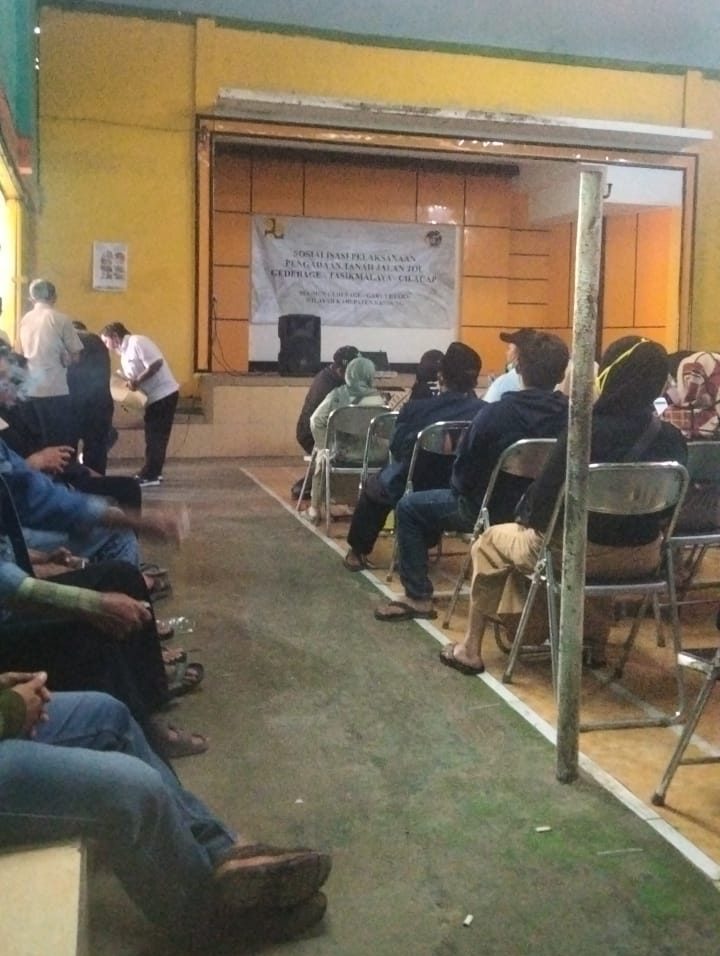 Kena Gusuran, Warga Cantilan Minta Pemdes Cihanyir & Pihak Proyek Tol GETACI Terbuka