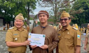 Pemkab Garut Serahkan Bantuan Hibah Keagamaan
