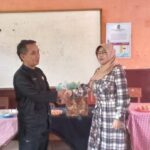 Pisah Sambut Kepsek SDN 1 Mekarasih Diwarnai Isak Tangis
