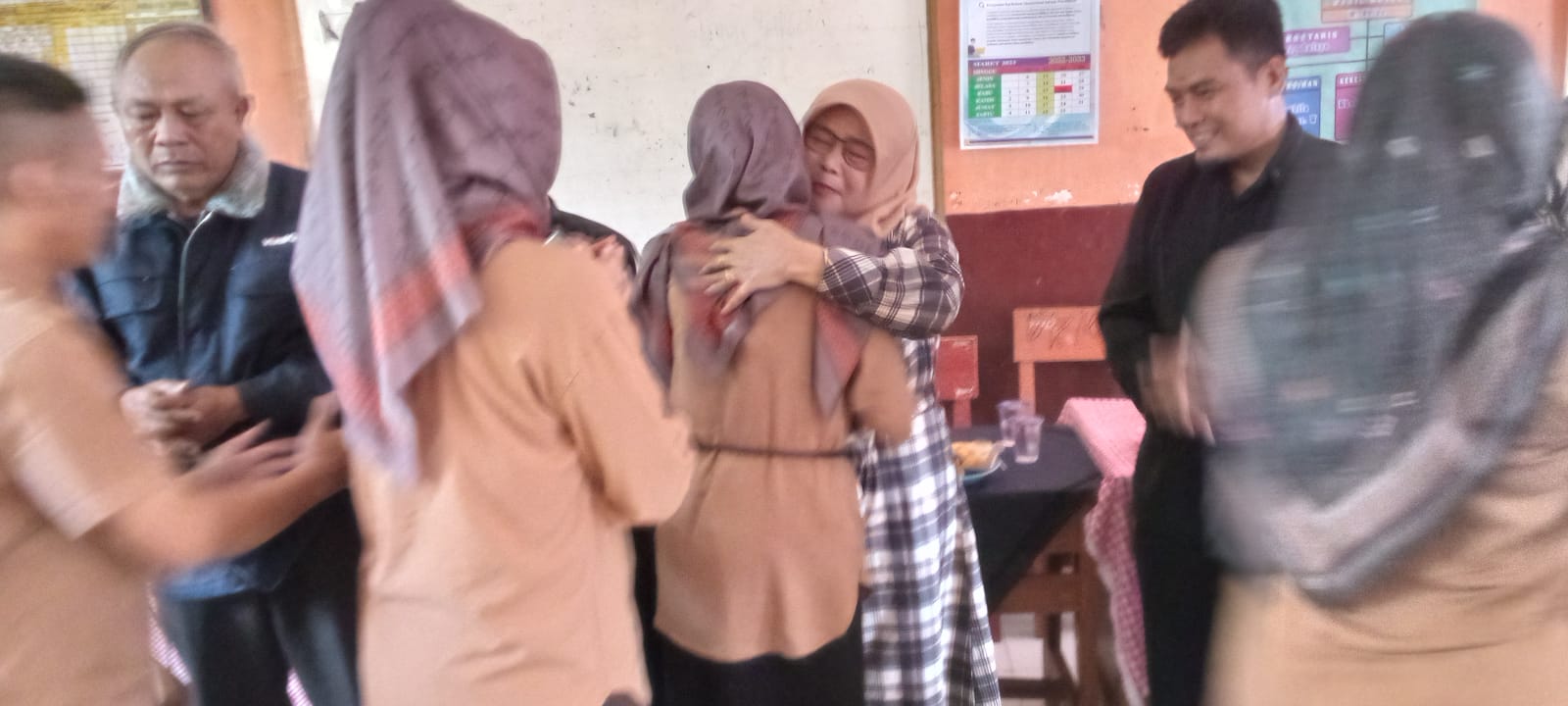 Pisah Sambut Kepsek SDN 1 Mekarasih Diwarnai Isak Tangis1