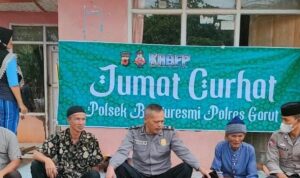 Polsek Banyuresmi Giat Quickwin Presisi Jumat Curhat di Desa Binakarya