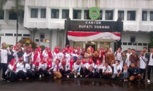 Soal P3K, Puluhan Guru Geruduk Kantor Bupati Subang Soal P3K, Puluhan Guru Geruduk Kantor Bupati Subang