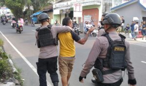 Tim UPRC Sat Samapta Polres Garut Amankan Pemuda Pembawa Sajam