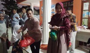 Klinik Barokah Medika Sukamandi Santuni & Bagikan Kartu Berobat Gratis Anak Yatim