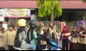 SDN Tambak Gelar Giat Bubos ke 7 Berbagi Takjil dan Rantang Cinta SDN Tambak Gelar Giat Bubos ke 7 Berbagi Takjil dan Rantang Cinta