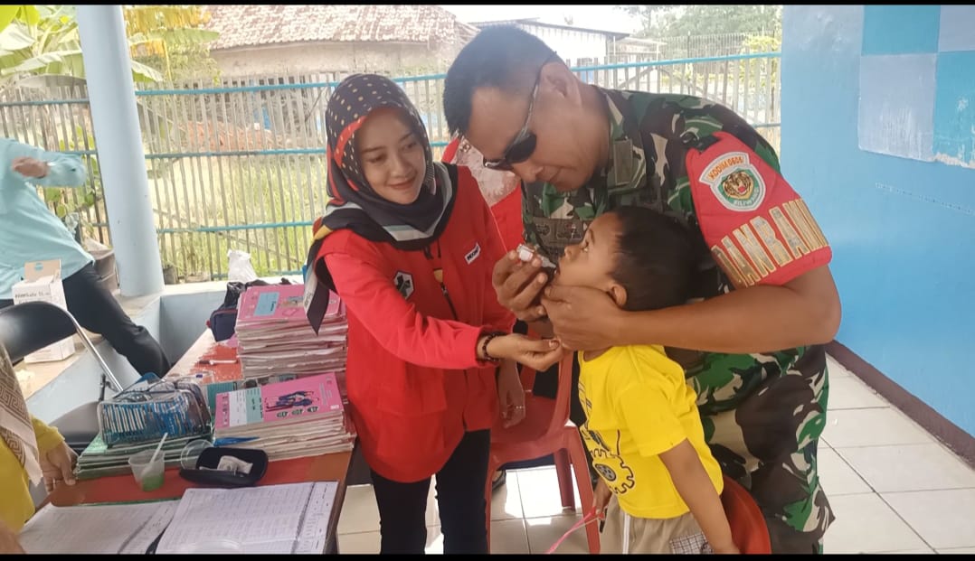 Danramil Binong Terjun Langsung Monitoring Giat Pekan Imunisasi Nasional1