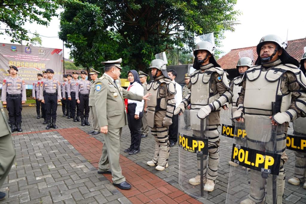 Pemkab Garut Gelar Upacara Peringatan HUT ke-73 Satpol PP dan Satlinmas ke-61 1