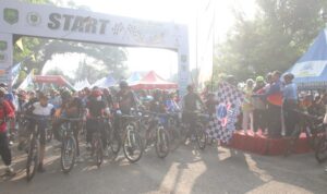 Sekda Subang Pimpin Sekaligus Melepas Kegiatan Fun Bike dalam Rangka Semarak HUT ke-75 Kabupaten Subang