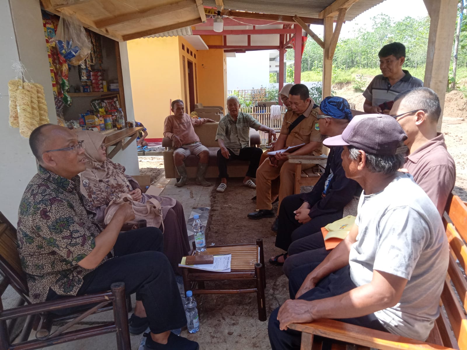Lahannya Diklaim PT. BSNP, Komisi I DPRD Subang Temui Warga Kp. Sariasih Desa Sadawarna