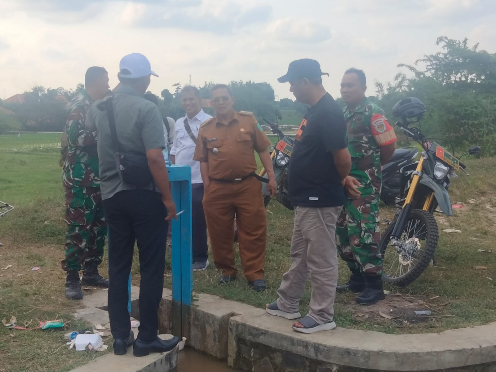 Tanggulangi Kekeringan, Camat Cipunagara Lakukan Giring Cai