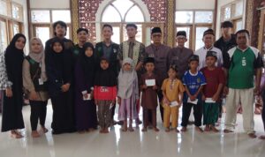Keluaraga Besar Amanah Lintang Bersama Mahasiswa UIN Sunan Gunung Djati Santuni Yatim dan Dhuafa Keluaraga Besar Amanah Lintang Bersama Mahasiswa UIN Sunan Gunung Djati Santuni Yatim dan Dhuafa