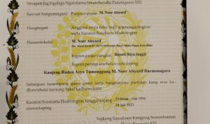 Sekretaris DPRD Lamtim Dapat Gelar Dari Keraton Mataram Surakarta Sekretaris DPRD Lamtim Dapat Gelar Dari Keraton Mataram Surakarta