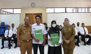 18 Tenaga PPPK Jabatan Fungsional Teknis Pemkot Cimahi Terima SK Pengangkatan