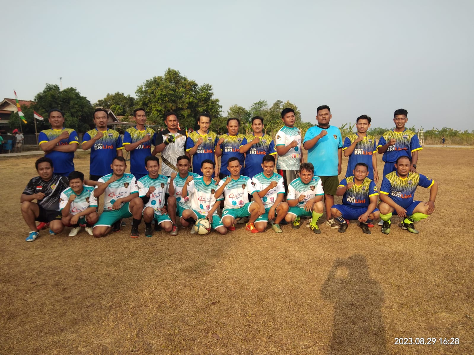 Meriahkan HUT RI ke 78, PPK & Panwascam Cipunagara Gelar Turnamen Sepak Bola