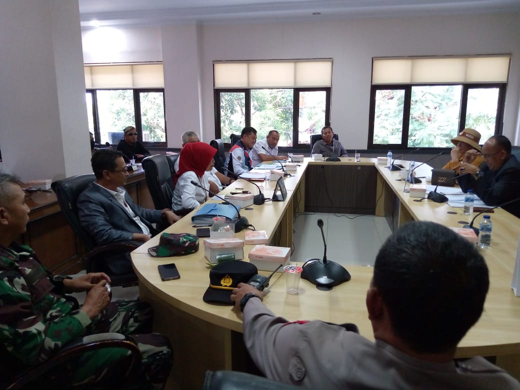 PT BSN Tak Bisa Tunjukan Legalitas Perusahaan, RDP Sengketa Lahan Sadawarna Ditunda