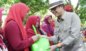 Pemberian Bantuan untuk SDM PKH Kecamatan Tambakdahan, Peringati HUT ke-16 KPM PKH Pemberian Bantuan untuk SDM PKH Kecamatan Tambakdahan, Peringati HUT ke-16 KPM PKH