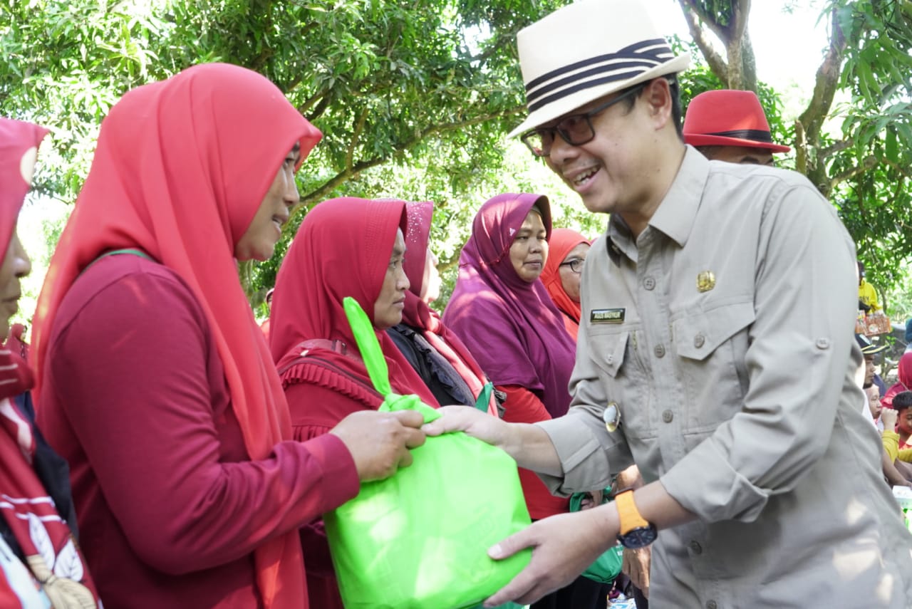 Pemberian Bantuan untuk SDM PKH Kecamatan Tambakdahan, Peringati HUT ke-16 KPM PKH