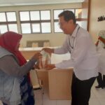 Pendidik SMA PGRI Garut Berbagai Kepada Para Wali Murid