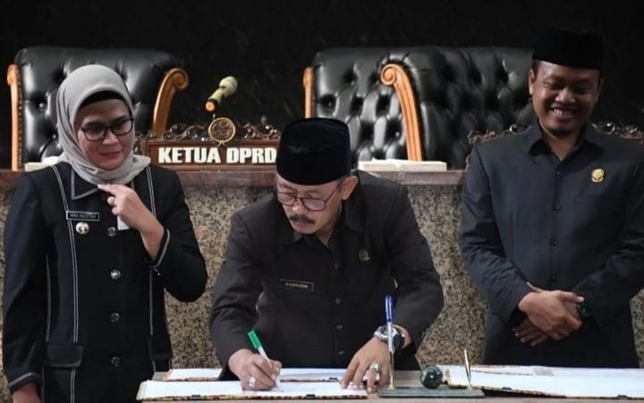 Sah! Ketua DPRD Indramayu dan Pemkab Tandatangani KUA-PPAS Tahun 2024