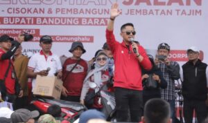Hadiri Giat Jalan Santai, Bupati KBB; “Infrastruktur Sudah Bagus Tinggal Kembangkan Potensi Usaha”
