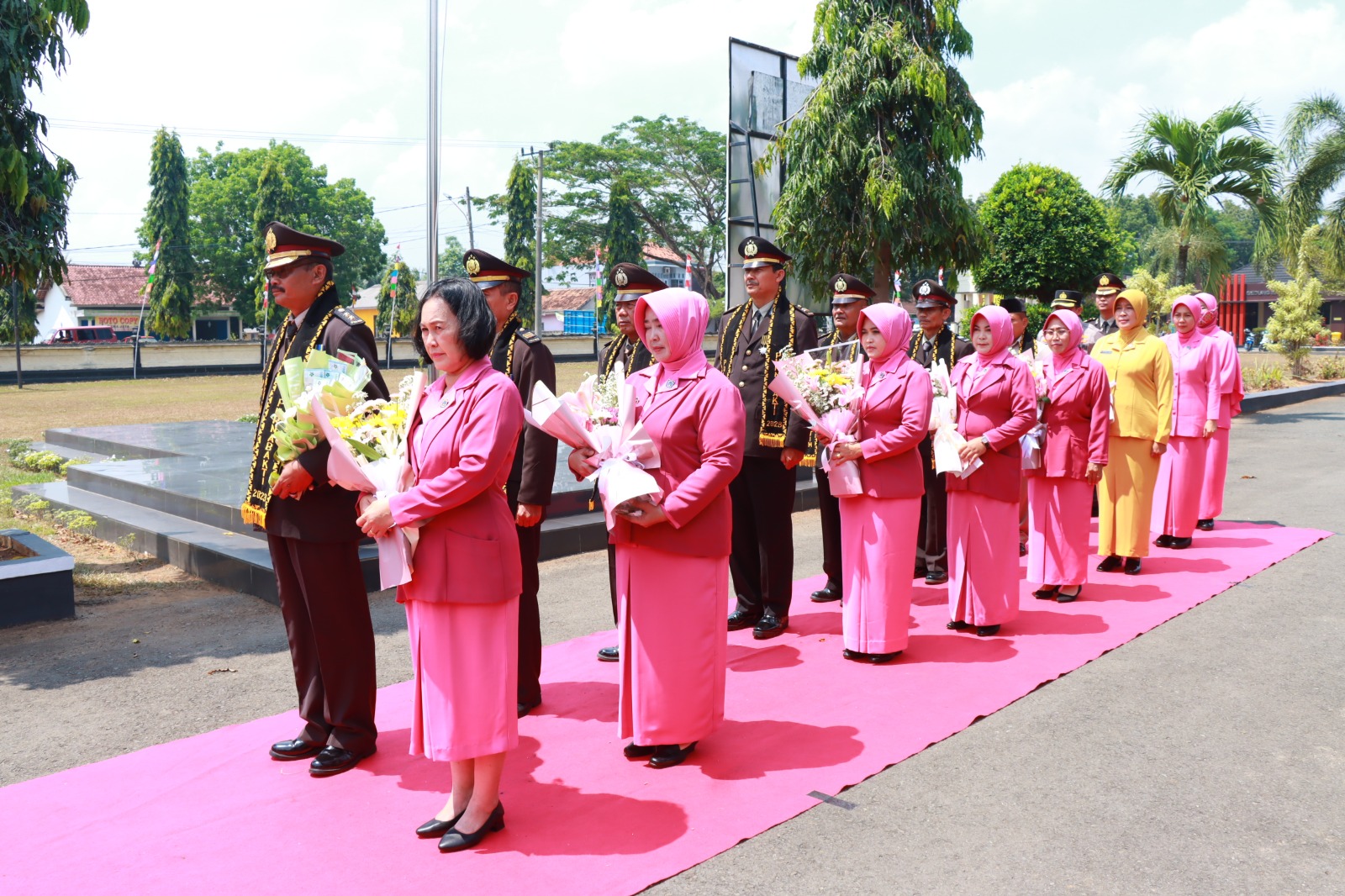 Kapolres Lamtim Lepas 11 Anggota Polri Yang Purna Tugas