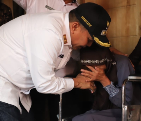 Pj Bupati KBB Kunjungi Keluarga Yang Terkena Musibah Kebakaran