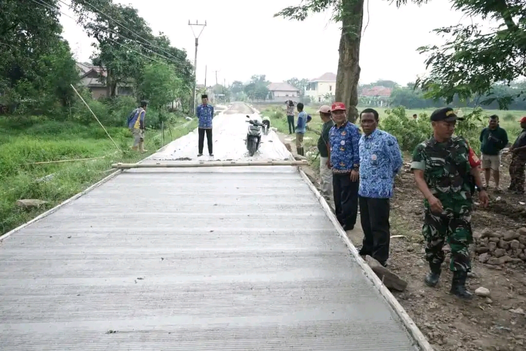 Kadis PUPR bersama Bupati Indramayu Kebut Pembangunan Jalan 80.63% Kondisi Mantap1