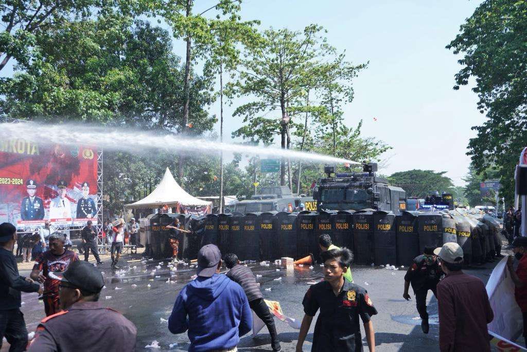 Kang Akur Apresiasi Simulasi Latgab Sispamkota Polres Subang