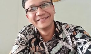 Ketulusan Kades Pangauban Menyumbangkan Gajinya Untuk Masyarakatnya Ketulusan Kades Pangauban Menyumbangkan Gajinya Untuk Masyarakatnya