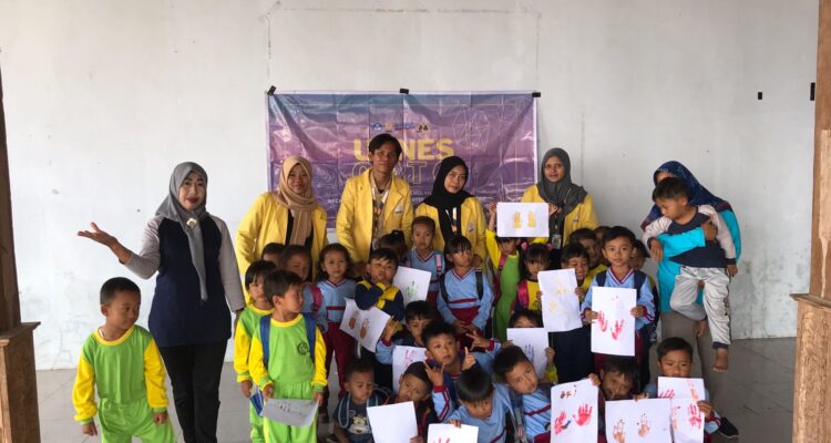 Mendukung Sekolah Sehat Tim Mahasiswa KKN UNNES Adakan Penyuluhan Terkait PHBS di TK Pertiwi Tegalmulyo Desa Tegalmulyo