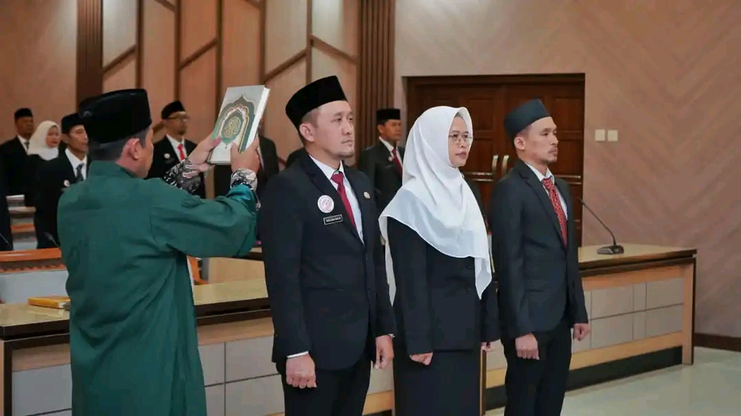 36 Pejabat Fungsional dan Administrasi Pemkab Indramayu Tempati Tugas Baru1