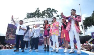 Karnaval SCTV Garut: Momen Perpisahan Bupati Rudy Gunawan dan dr. Helmi Budiman
