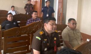 Kajari Lamtim Pantau Sidang Perkara Pemilu Oknum Caleg Kajari Lamtim Pantau Sidang Perkara Pemilu Oknum Caleg