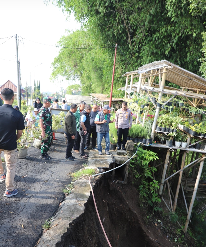 Pj Bupati KBB Cepat Tanggap Tangani Bencana Longsor