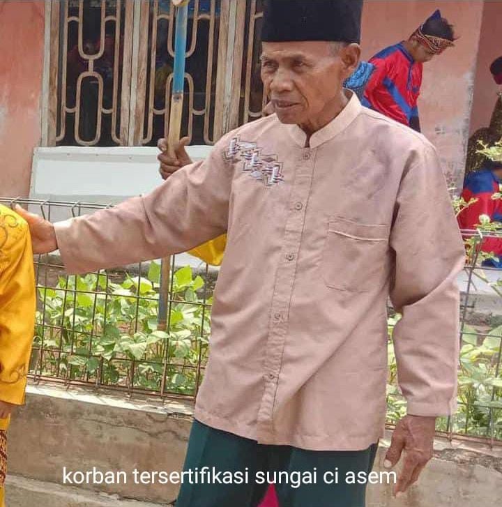 Seorang Warga Dangdeur Tersangkut di Pohon Sudah Tak Bernyawa1
