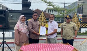 Warga Sambut Gembira Kembalinya Iwan Siswandi Jadi Kepala UPT Pariwisata Pantai Selatan Warga Sambut Gembira Kembalinya Iwan Siswandi Jadi Kepala UPT Pariwisata Pantai Selatan