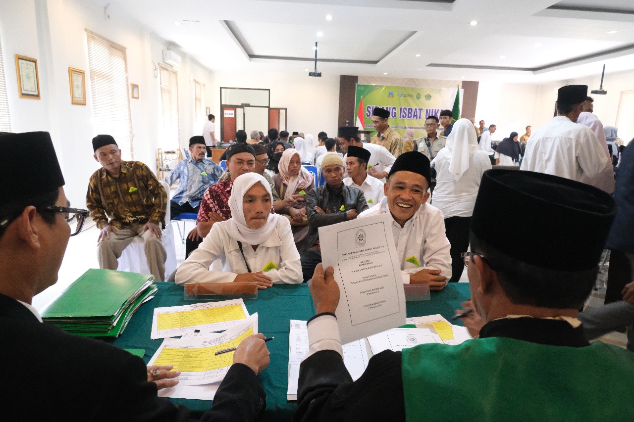 70 Pasangan Suami Istri di Garut Ikuti Sidang Isbat Nikah