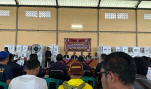 Diduga Oknum Caleg Dapil IV Lakukan Intervensi KPPS Untuk Merubah Suaranya Diduga Oknum Caleg Dapil IV Lakukan Intervensi KPPS Untuk Merubah Suaranya