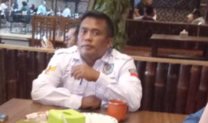 Kades Cintarakyat Pertanyakan Ratusan Data Warganya Penerima Bantuan CBP Kepada Dinsos Garut Kades Cintarakyat Pertanyakan Ratusan Data Warganya Penerima Bantuan CBP Kepada Dinsos Garut