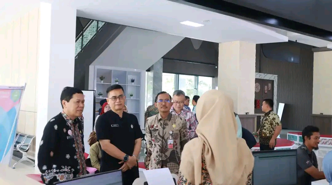 Layanan Adminduk Keliling Indramayu, Pukau Kadis Dukcapil Provinsi Jabar