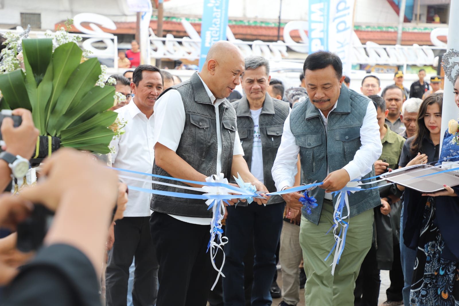Menkop UKM RI dan Pj. Bupati Garut Resmikan Rumah Produksi Kulit