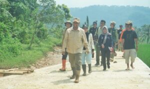 Pj Bupati Subang Tinjau Lokasi Longsor Di Desa Curugagung