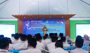 Sekda Garut Lepas 35 Siswa AMBS Garut untuk Program English Immersion di Malaysia