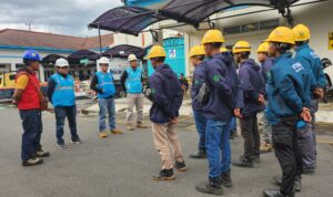 Jelang Ramadhan, Tim Recovery PLN Gerak Cepat Tangani Gangguan Akibat Cuaca Ekstrem di Garut Selatan