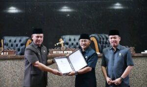 Ketua DPRD Indramayu Pimpin Rapat Paripurna Tentang LKPJ TA 2023