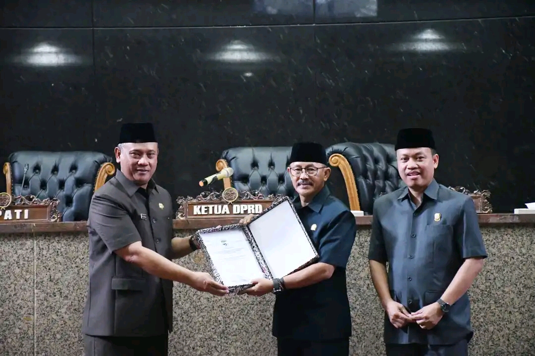 Ketua DPRD Indramayu Pimpin Rapat Paripurna Tentang LKPJ TA 2023