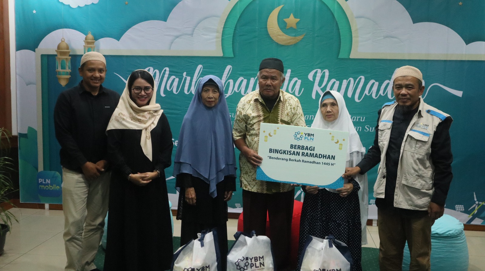 Yayasan Baitul Maal PLN UP3 Garut Berbagi Di Bulan Ramadhan