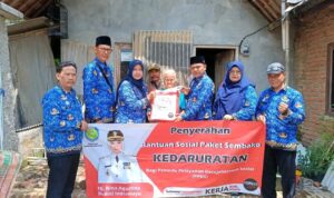 Bentuk Perhatian, Bupati Indramayu & Dinsos Berikan Sosial Kepada PPKS di Desa Tanjungkerta Bentuk Perhatian, Bupati Indramayu & Dinsos Berikan Sosial Kepada PPKS di Desa Tanjungkerta