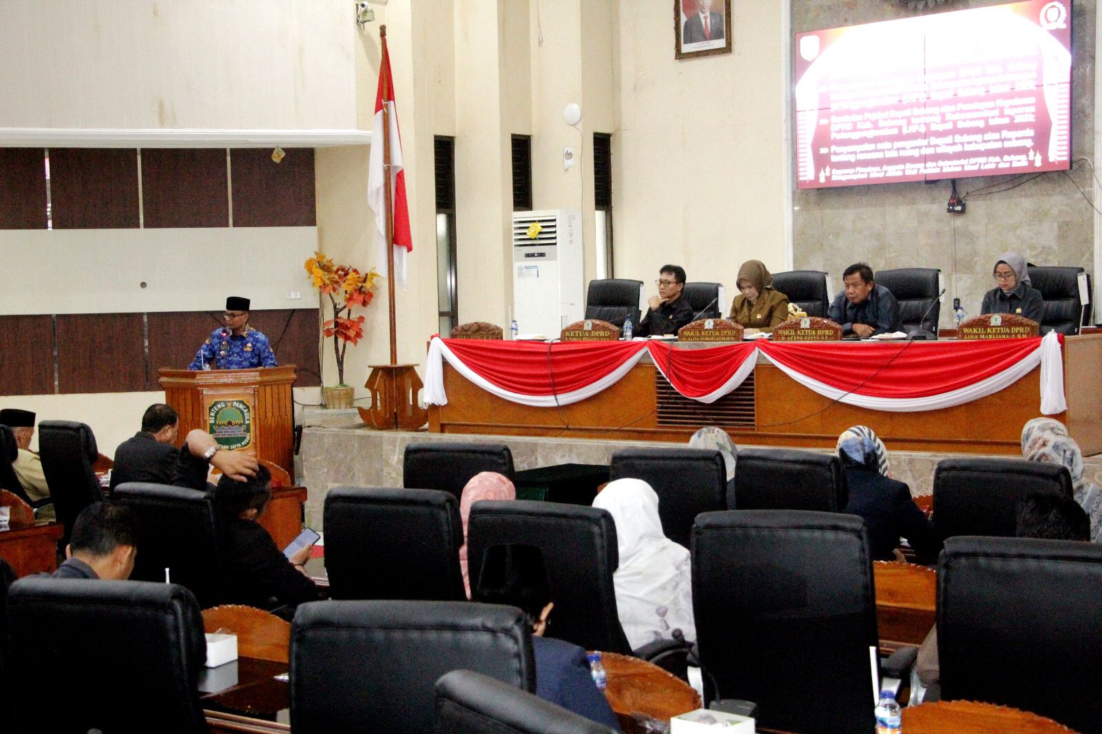 Rapat Paripurna, Pj. Bupati Tanggapi Rekomendasi Atas LKPJ Tahun 2023 dan Sampaikan Nota Pengantar Raperda RTRW Subang1
